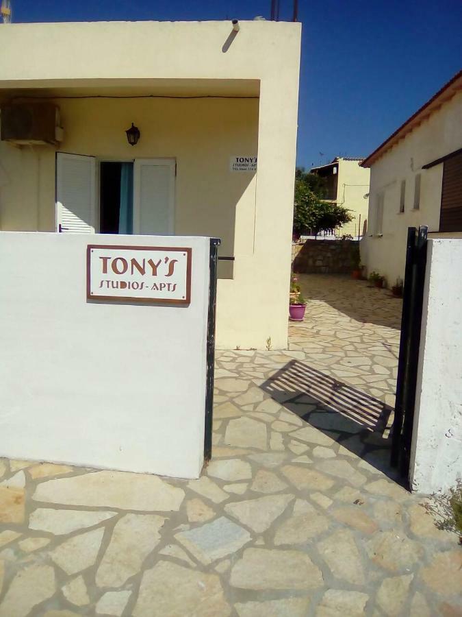 Tony'S Apartments Agios Georgios  Exterior photo